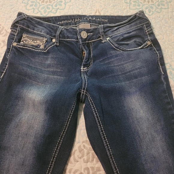 Vanity Premium Jeans - Picture 1 of 4
